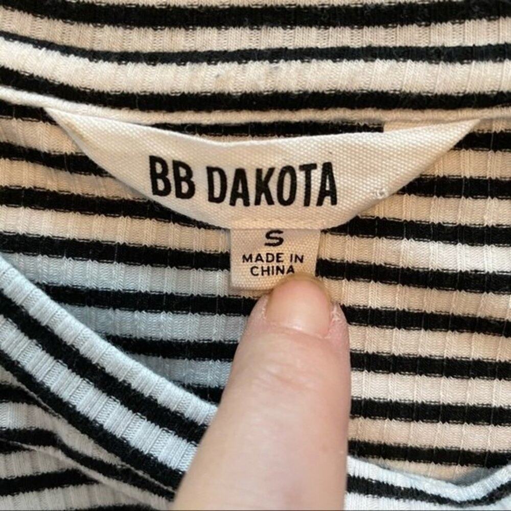 BB Dakota Black‎ White Striped Boat Neckline Shirt Tie Front Size Small - Picture 5 of 6